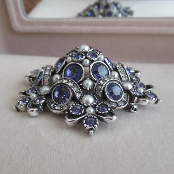 VTG JOAN RIVERS Faux Tanzanite, Pearls w/Rhinestones PIN BROOCH Silver Tone 2.5" - Picture 2 of 7